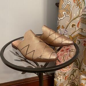 Seychelles Survival II Metallic Rose Gold Mules new in box